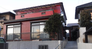 チョコレート色に染まった、瀟洒なお家になりました。（注：食べられません）