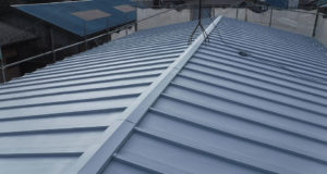 ケレンの上、さび止めを塗る