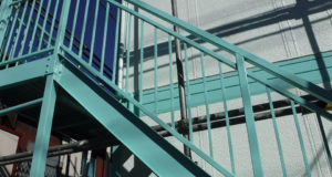 上塗りはエメラルドグリーン