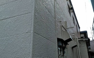 我孫子市寿の外壁塗装・屋根塗装の事例、外壁は弾性タイルを吹き付け