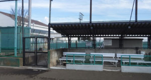 綺麗に塗り替えられたダグアウト。多くの野球好きに使っていただければ。