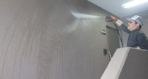 階段室の高圧洗浄