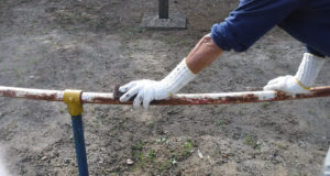 ケレンはスチールたわしを使い手作業で行いました