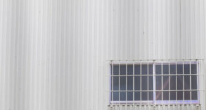 ガルバリウム　シルバー