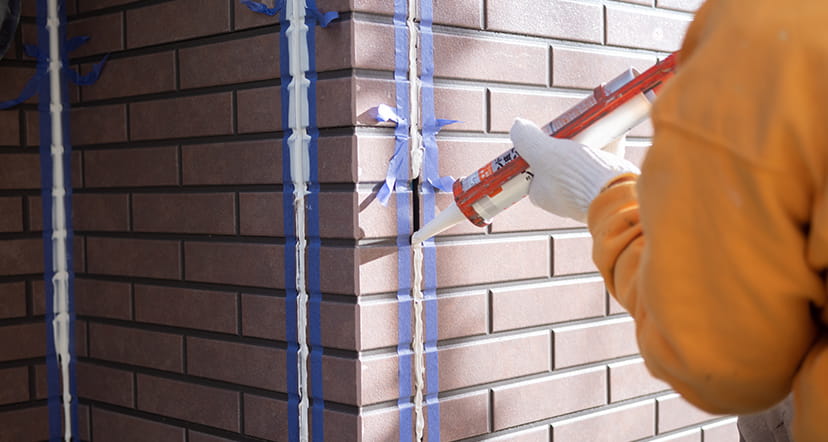 プロが教える！コーキングの打ち増し方法